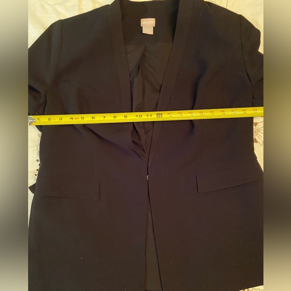 EUC  Chicos Lightweight Ruched Sleeves Blazer Size 1 (L) - Picture 3 of 9